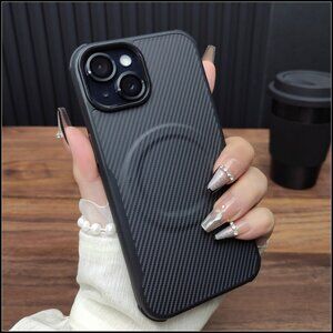 Carbon Fiber Texture Case with MagSafe Compatibility